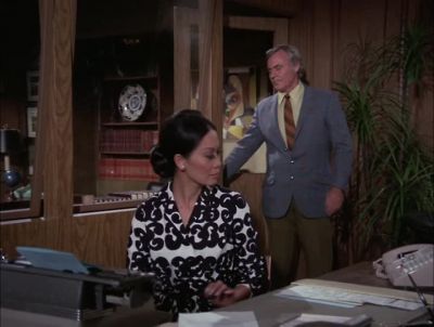 MS. CAMPIAN, I'M GOING HOME
EARLY THIS EVENING. - Hawaii Five-0