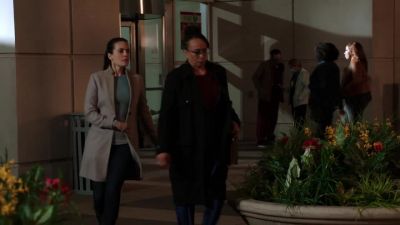 - Ms. Goodwin?
- Yeah. - Chicago Med