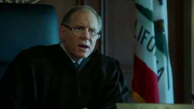 Ms. Hale, I need you
to sit down and be quiet now. - Wisdom of the Crowd