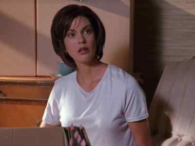 Ms. Lane, I think
you'd better come with us. - Lois & Clark: The New Adventures of Superman