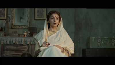 Ms. Salma, I've found him a match
that you won't be able to refuse. - Gangubai Kathiawadi