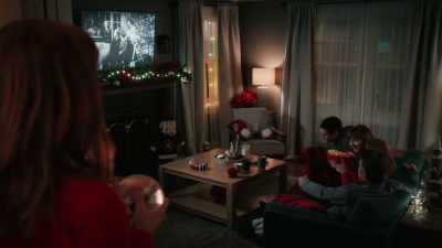[MUFFLED CHATTER] - Zoey's Extraordinary Christmas
