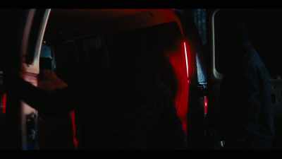 (muffled): No!
(grunting) - Jett