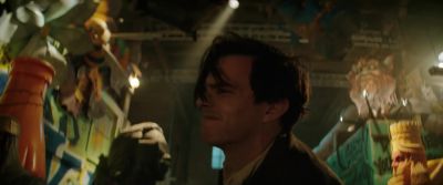 (muffled squealing) - Renfield