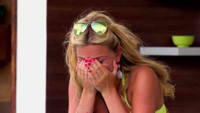 ‐Mug.
‐(ZARA LAUGHING) - Love Island