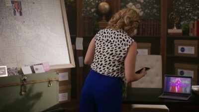 [multiple message notifications] - The Jane Mysteries: Too Much to Lose
