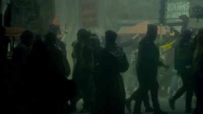 [multiple people talking at once
indistinctly] - Philip K. Dick's Electric Dreams