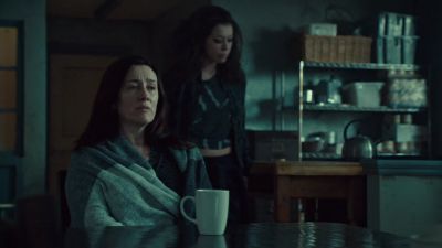 - Mum...
- I'll speak. - Orphan Black