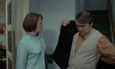 - Mum!
- She must still be asleep. - Love Thy Neighbour