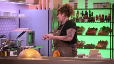 (mumbling) - Secret Chef