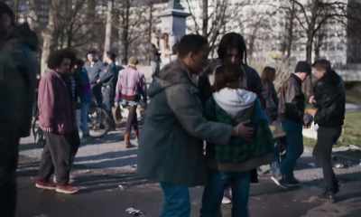 - mummy!
- Hey, baby. - Needle Park Baby