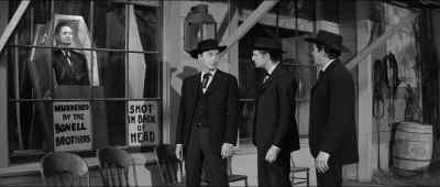 - Murdered?
- He didn't die of old age. - Forty Guns