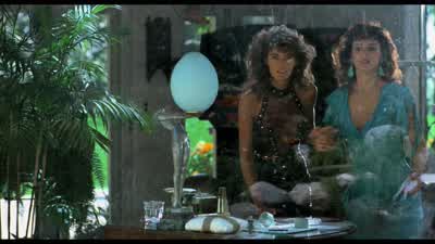 MURTAUGH: Get the girls! - Lethal Weapon