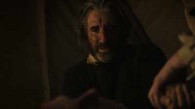 Muscles are in spasm, sir.
They've gone rigid. - The Terror
