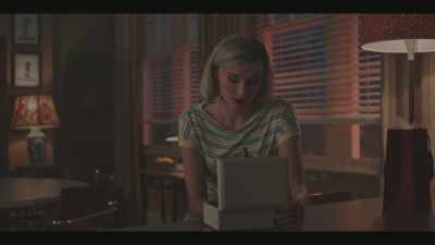 MUSIC BOX PLAYS - Joan