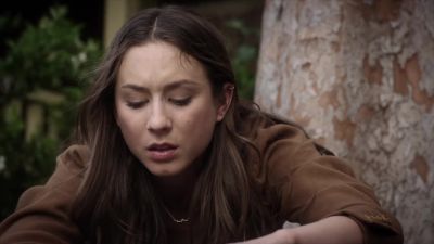 [music continues] - Pretty Little Liars