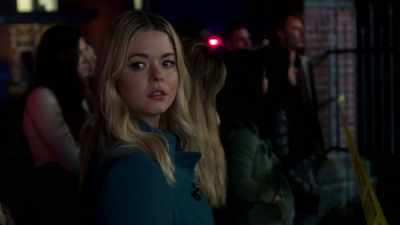 [music continues] - Pretty Little Liars: The Perfectionists