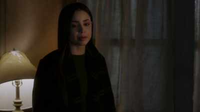 [music continues] - Pretty Little Liars: The Perfectionists