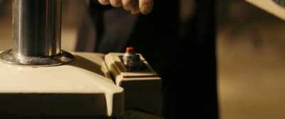 [music crescendos] - The Man Who Fell to Earth