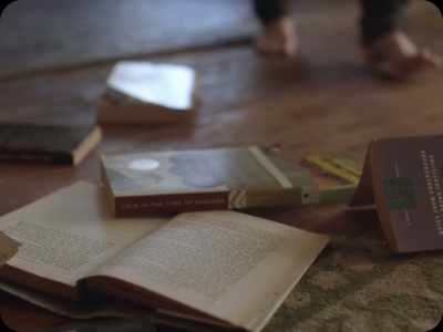[music fades out] - A Ghost Story