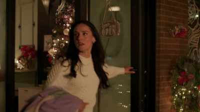 [music intensifies] - A Sprinkle of Christmas