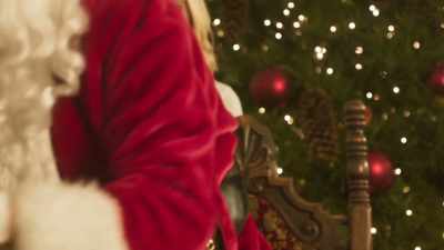 [music intensifies] - Santa Fake