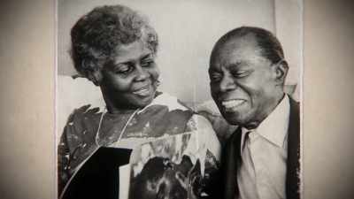 Music kept
Louis "Satchmo" Armstrong rolling - Louis Armstrong's Black & Blues