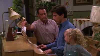 [music pauses] - Everybody Loves Raymond