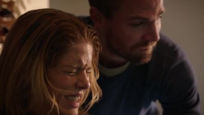 [MUSIC PLAYING ON SOUNDTRACK] - Arrow
