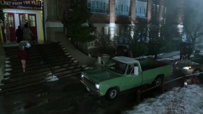 [MUSIC PLAYING] - Riverdale