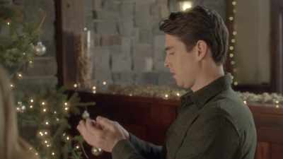 [music playing] - Meeting Mr. Christmas