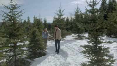 [music playing] - Meeting Mr. Christmas