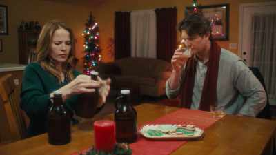 [music playing] - A Very Vermont Christmas