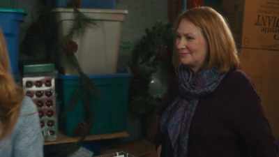 [music playing] - A Very Vermont Christmas
