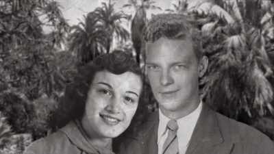 ♪ (MUSIC PLAYING) ♪ - The Lady and the Dale
