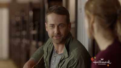 [MUSIC PLAYING] - Country at Heart