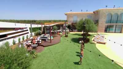(MUSIC PLAYING) - Love Island