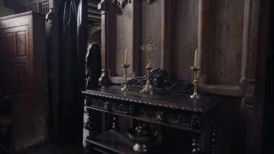 [ music playing ] - The Spanish Princess