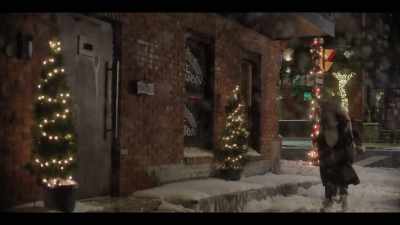 [music] - Catch Me If You Claus