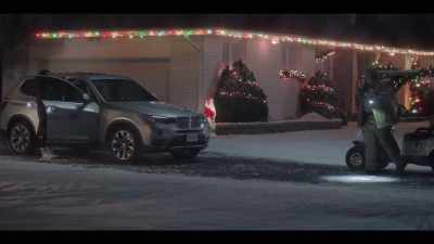 [music] - Catch Me If You Claus