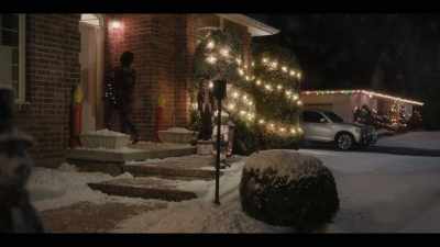 [music] - Catch Me If You Claus