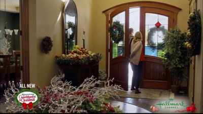 [Music] - A Cheerful Christmas