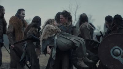 [music with emotive vocalizing] - The Last Kingdom