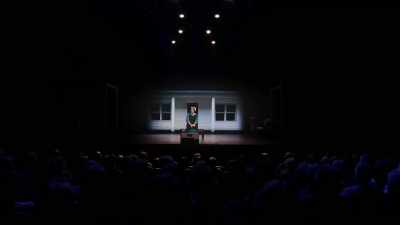 [música de piano alegre] - The Confession Musical