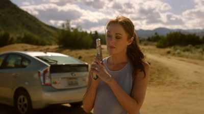 [música de suspenso] [pasos de golpeteo] - Couples Retreat Murder