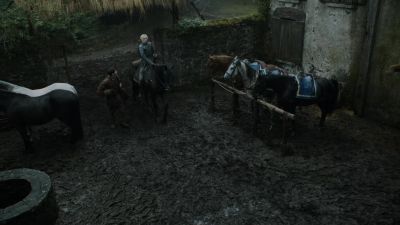 Must be good food if it's crowded. - Game of Thrones