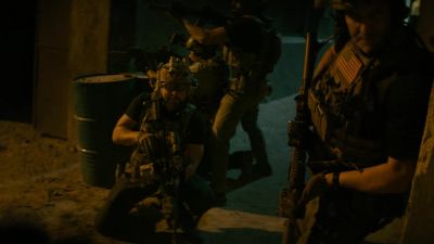 Must have got something
really big in there, - SEAL Team