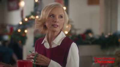 - [Mwah] - My Christmas Hero