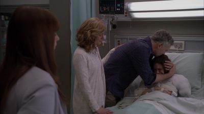 My arm! - House