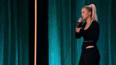 My biggest issue with social media - Iliza Shlesinger: Hot Forever